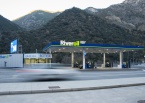 Station-service dans un Centre Commercial, Architecture (Principauté d'Andorre)