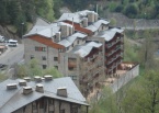 Edifici d'Habitatges Plurifamiliars Font Amagada a Anyós, Arquitectura (Principat d'Andorra)