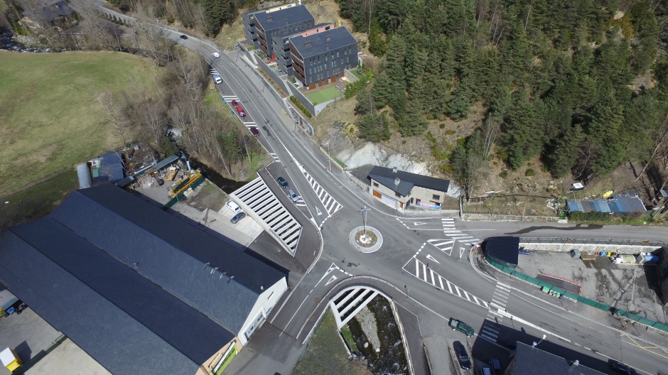 Ensanche y rectificación de la C.G. Nº4 en la zona de la Borda del Colat y nuevo puente sobre el río de Arinsal, Ingeniería (Principado de Andorra)