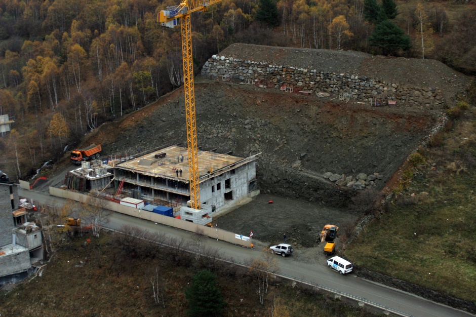 Excavació per a edifici de Vivendes i Habitatges a LLorts, Ingeniería (Principado de Andorra)