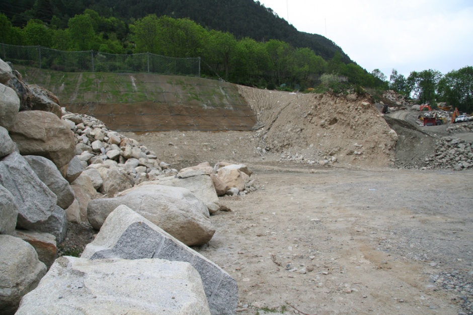 Excavació d'estació de serveis, Enginyeria (Principat d'Andorra)