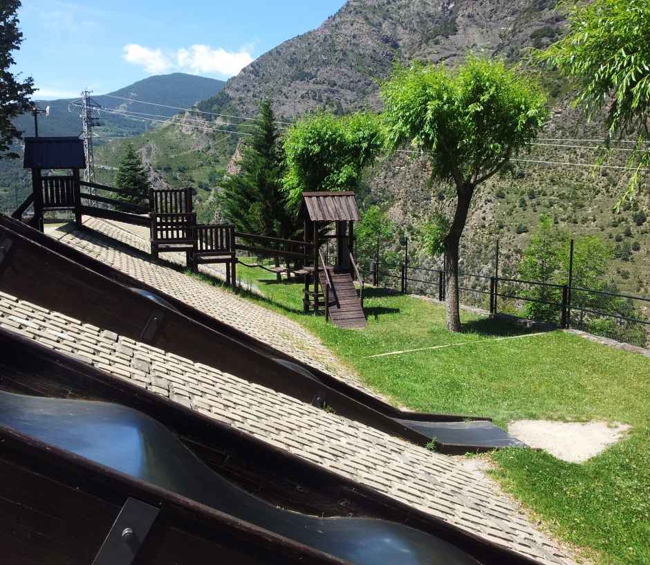 Parque infantil en Terres Bogades, Nagol, Arquitectura (Principado de Andorra)