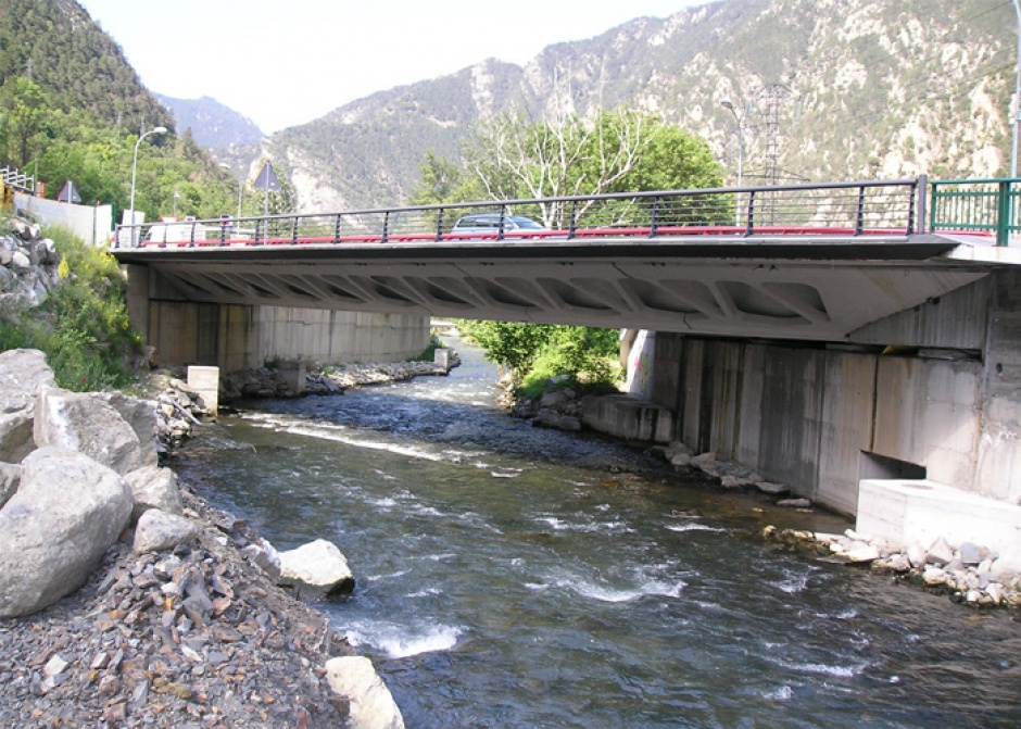 Pont sobre el Riu Gran Valira, al Carrer Prat Salit, Enginyeria (Principat d'Andorra)