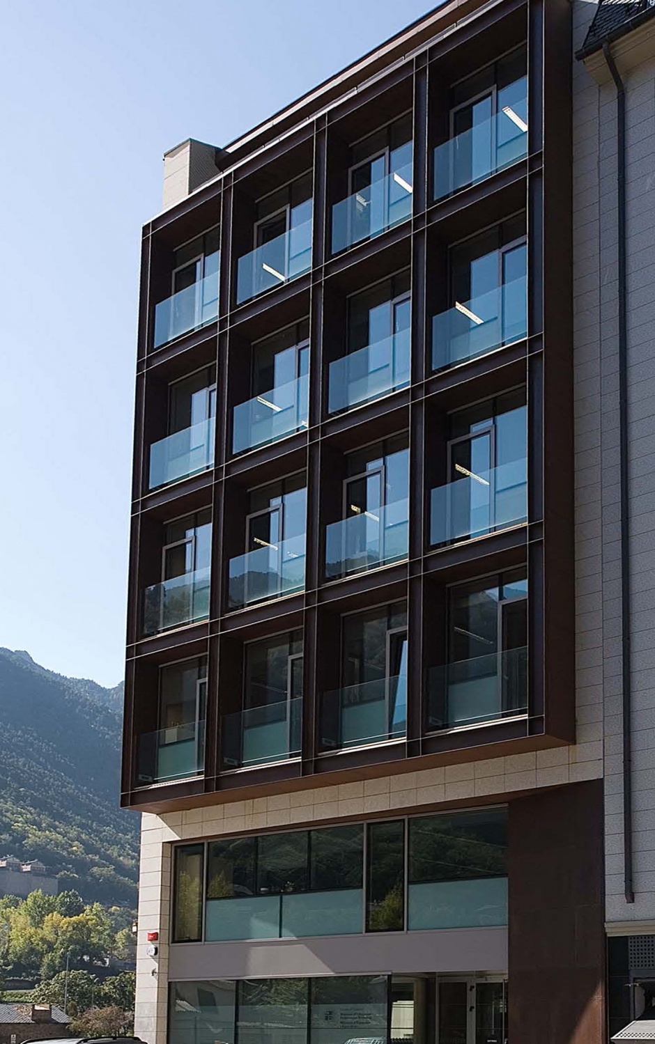 Nuevas dependencias de Gobierno en el Prat del Rull, Arquitectura (Principado de Andorra)