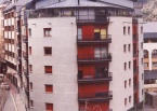 Edifici d'Habitatges Plurifamiliars al C/ de les Escoles, 2, Arquitectura (Principat d'Andorra)