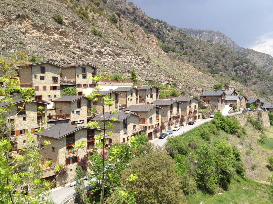 Conjunt d'Habitatges Unifamiliars a Fontaneda, Arquitectura (Principat d'Andorra)