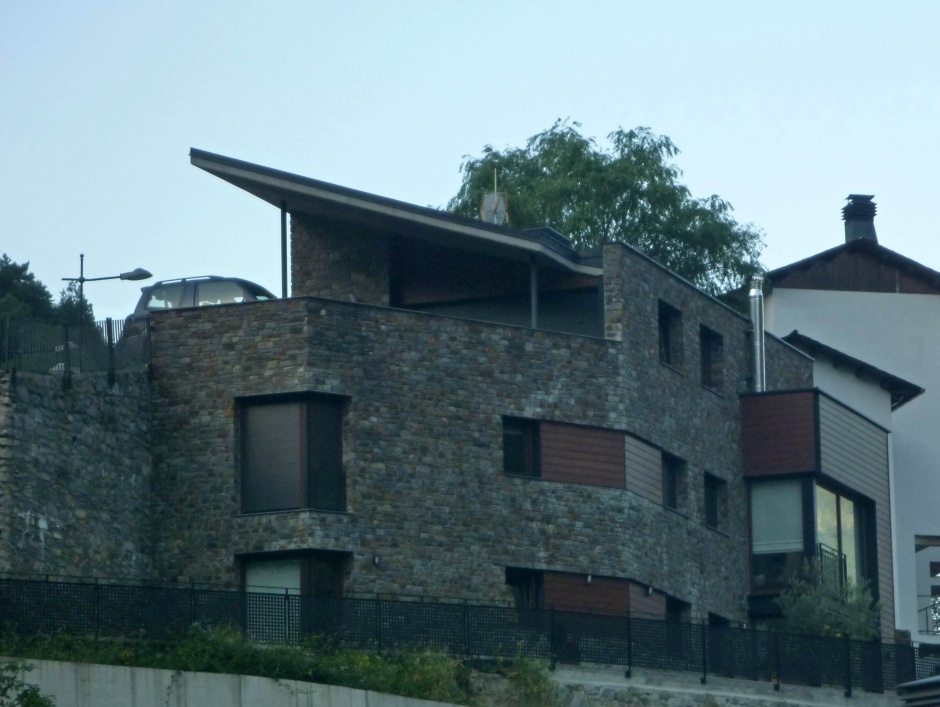 Habitatge Unifamiliar a la Ctra. de la Rabassa, Arquitectura (Principat d'Andorra)