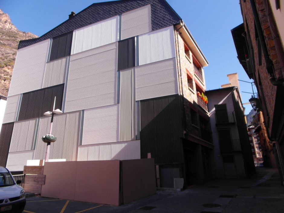 Isolation de la façade de l'Immeuble de la Rue Doctor Palau, 11 , Architecture (Principauté d'Andorre)