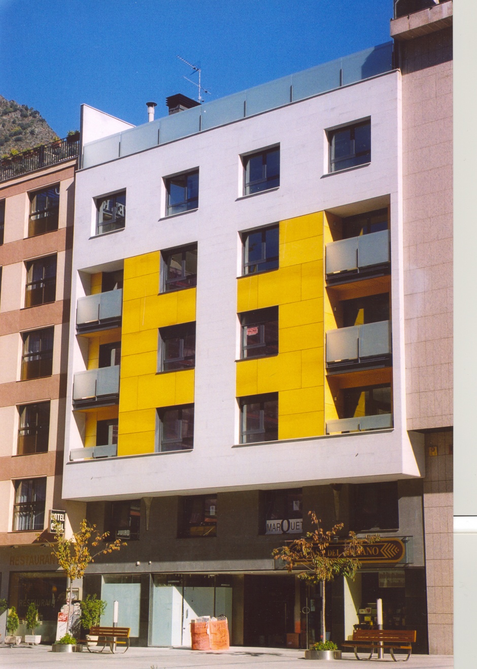 Edifcid'Habitatges situat a la Plaça Coprínceps, 3, Arquitectura (Principat d'Andorra)