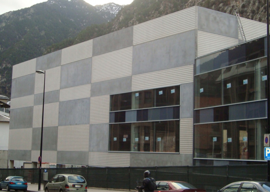 Complexe déstiné a Cinémas et locaux commerciaux à Santa Coloma, Architecture (Principauté d'Andorre)